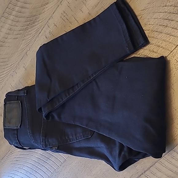 Ladies Levi's jeans - Picture 3 of 3